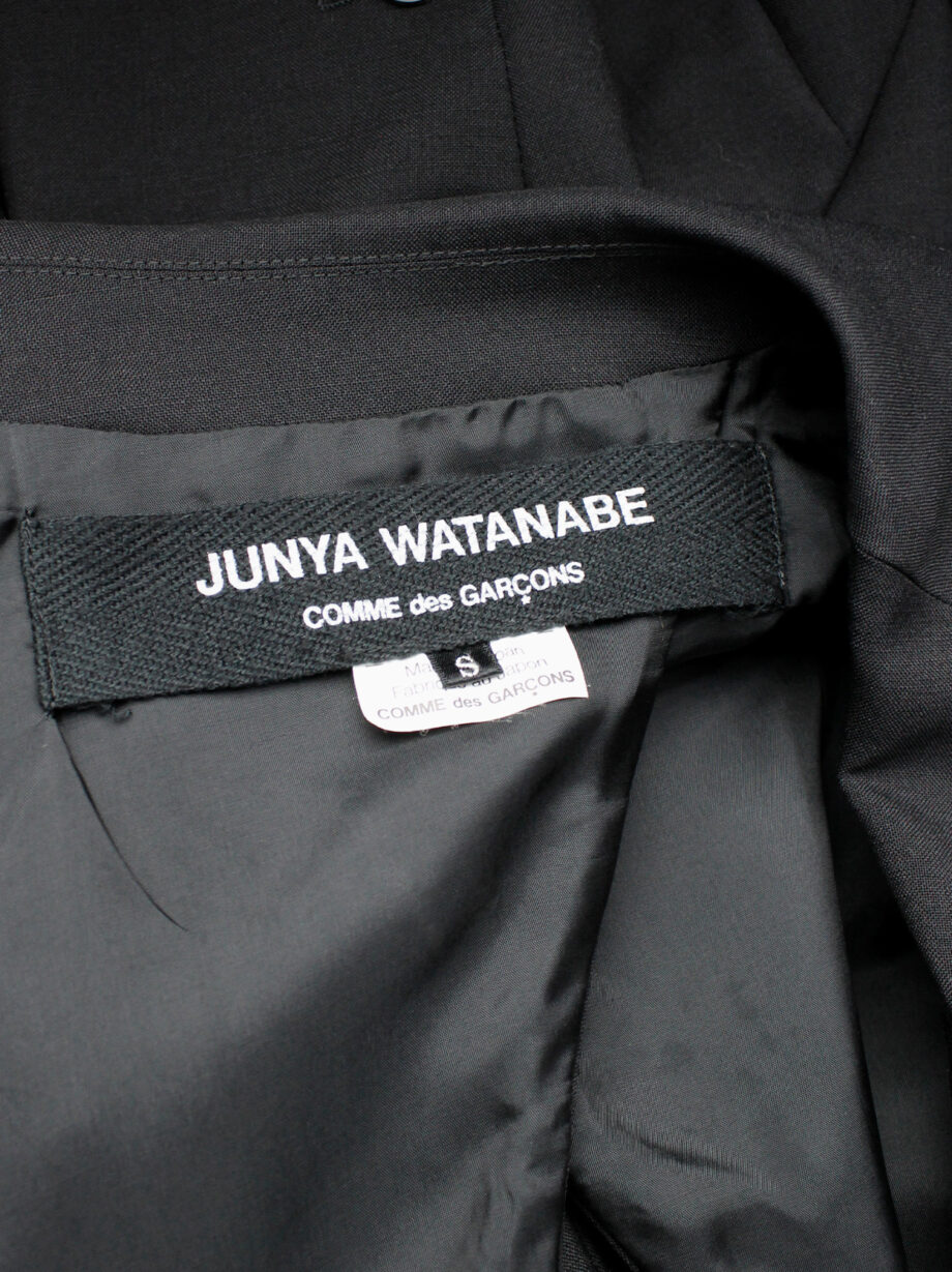 Junya Watanabe black tulip-shaped blazer with curved back opening spring 2010 (4)