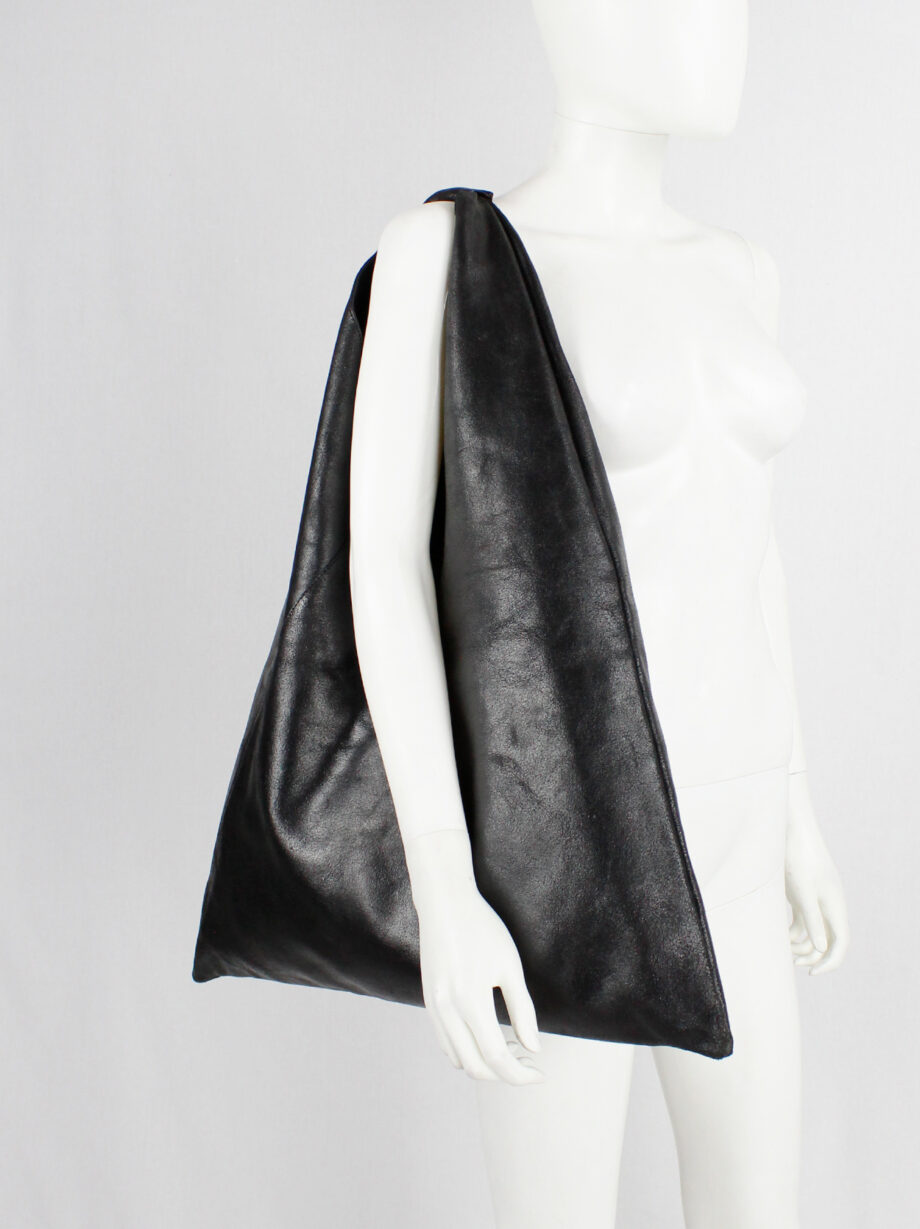 Maison Margiela MM6 black oversized bento bag in distressed leather spring 2012 (14)