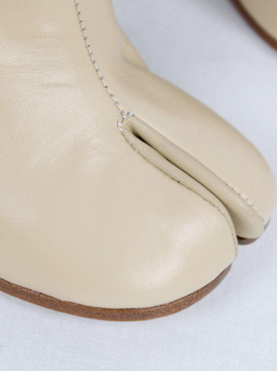 Maison Margiela beige tabi boots with wooden heel (14)
