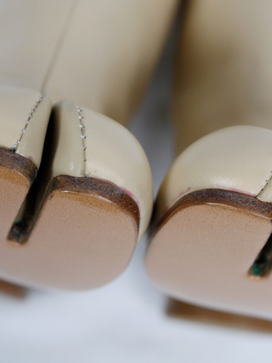 Maison Margiela beige tabi boots with wooden heel (16)
