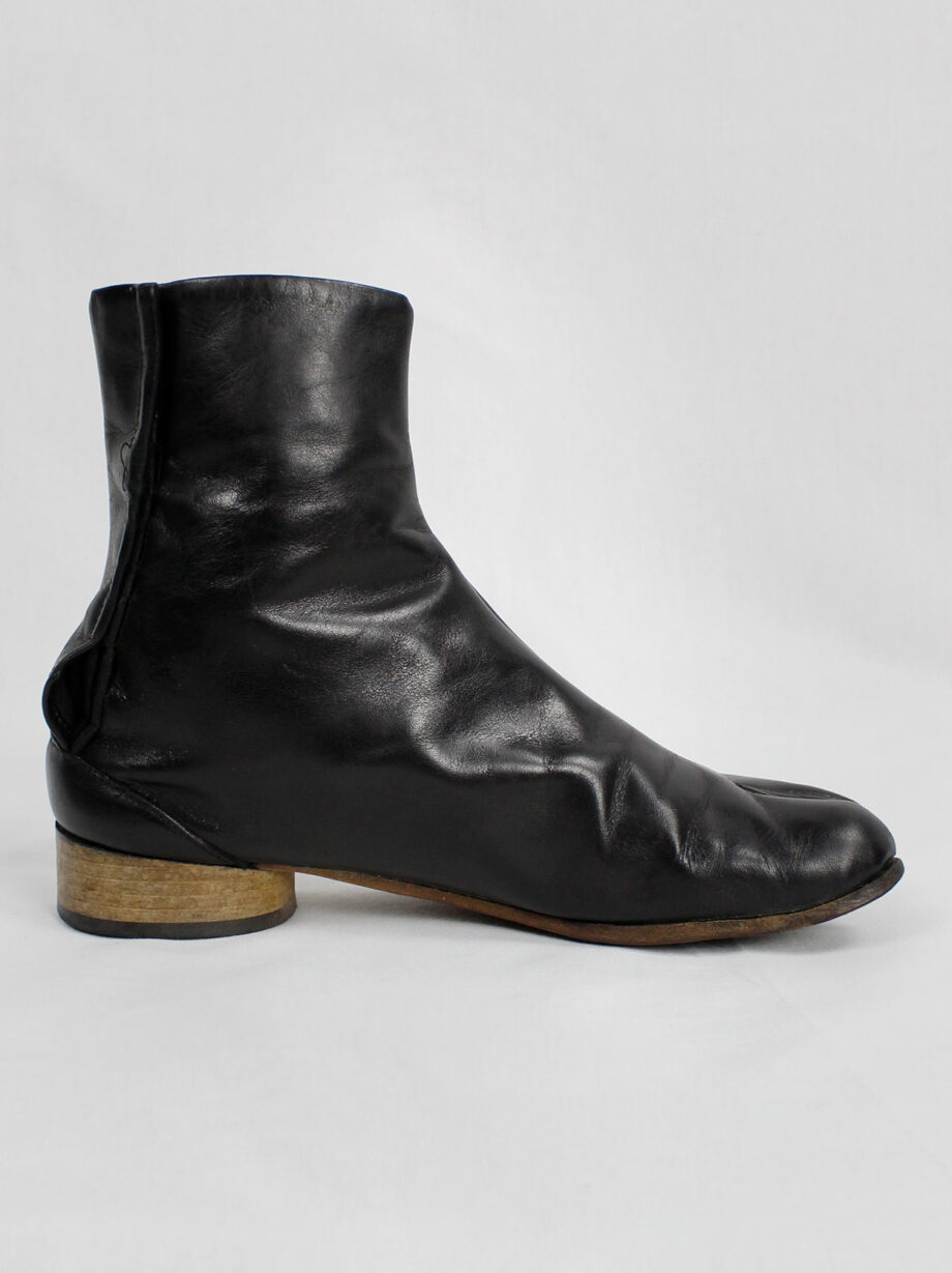 Maison Martin Margiela black leather tabi boots in with low heel fall 1998 (11)