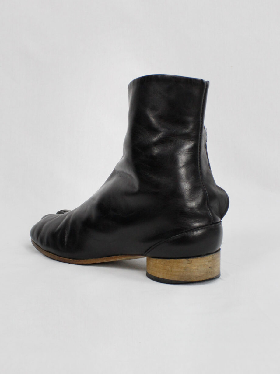 Maison Martin Margiela black leather tabi boots in with low heel fall 1998 (14)