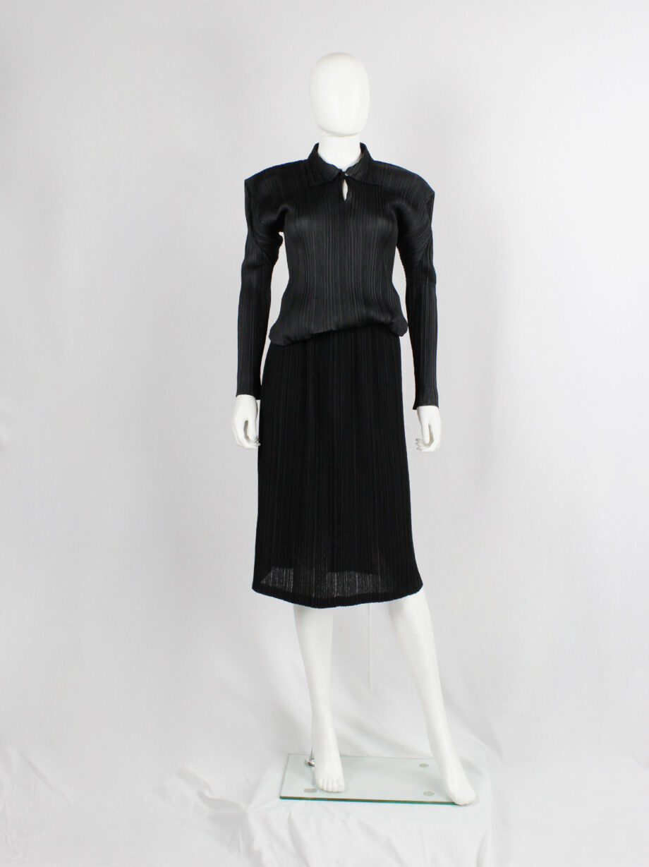 Issey Miyake Fete black straight midi-skirt with fine pressed pleats (1)
