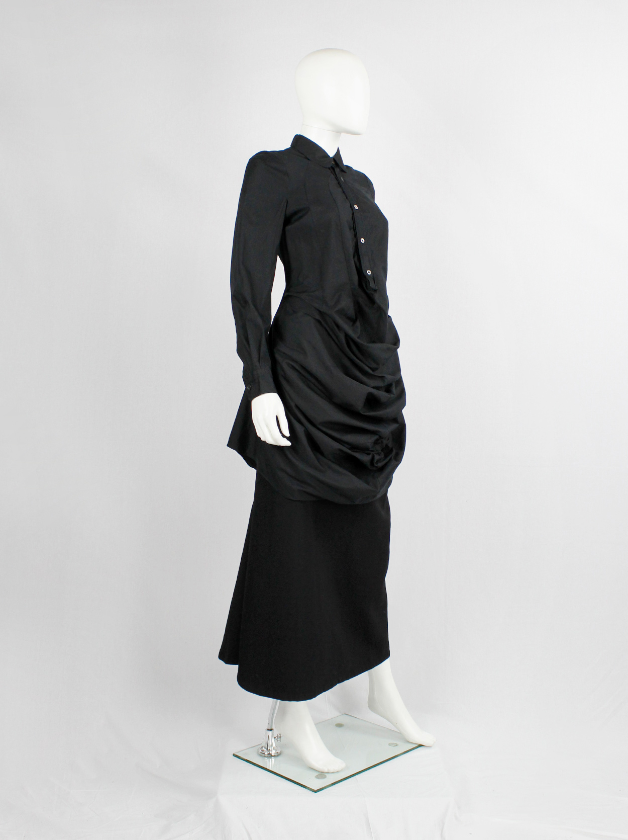 Junya Watanabe black long shirt with draped 'kangaroo' front — spring 2010  - V A N II T A S