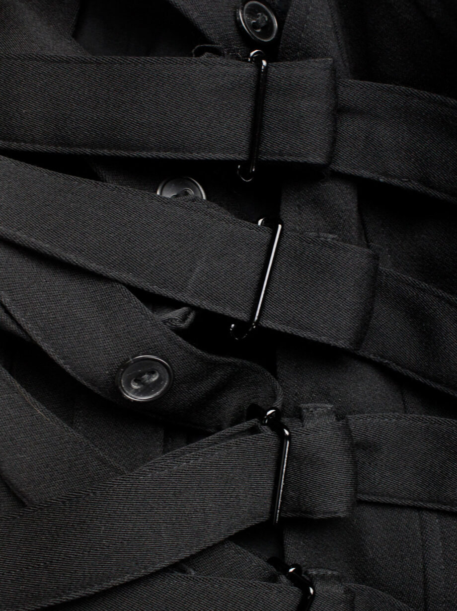 vintage af Vandevorst black tactical vest with open sides and five belt straps around the body fall 2007 (15)