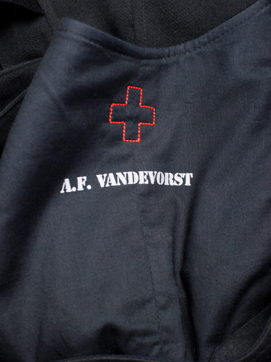 vintage af Vandevorst black tactical vest with open sides and five belt straps around the body fall 2007 (16)