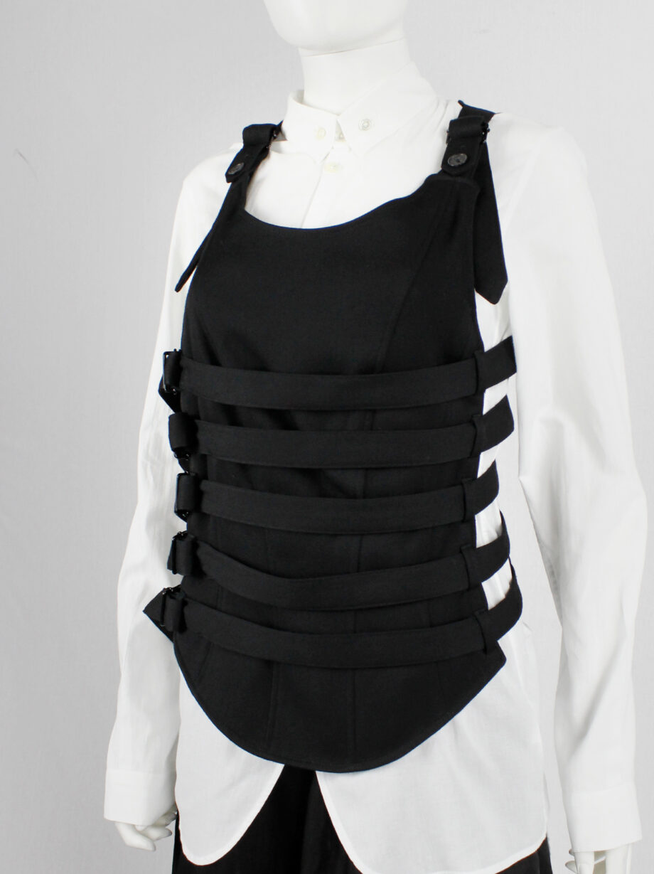 vintage af Vandevorst black tactical vest with open sides and five belt straps around the body fall 2007 (2)