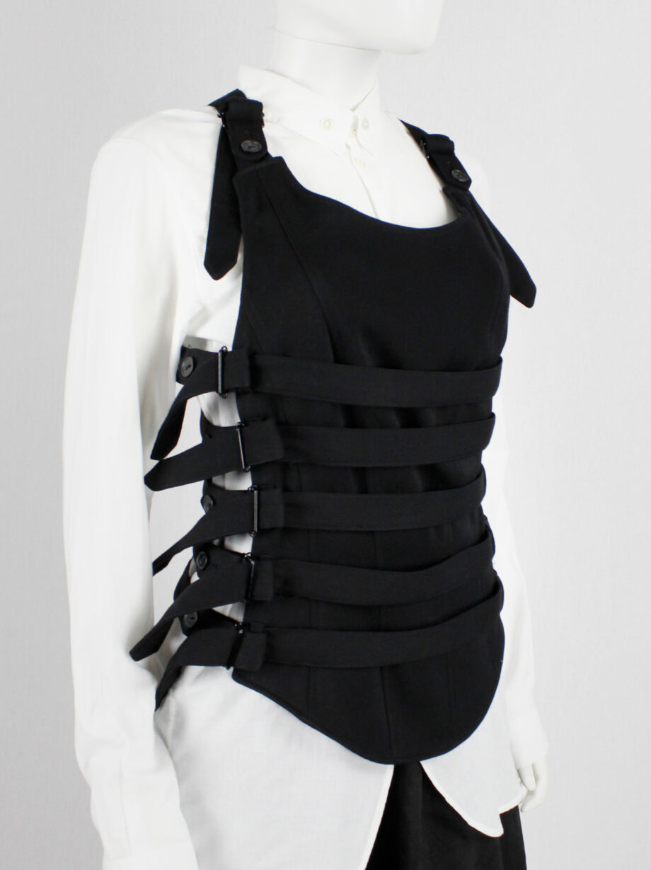 vintage af Vandevorst black tactical vest with open sides and five belt straps around the body fall 2007 (8)
