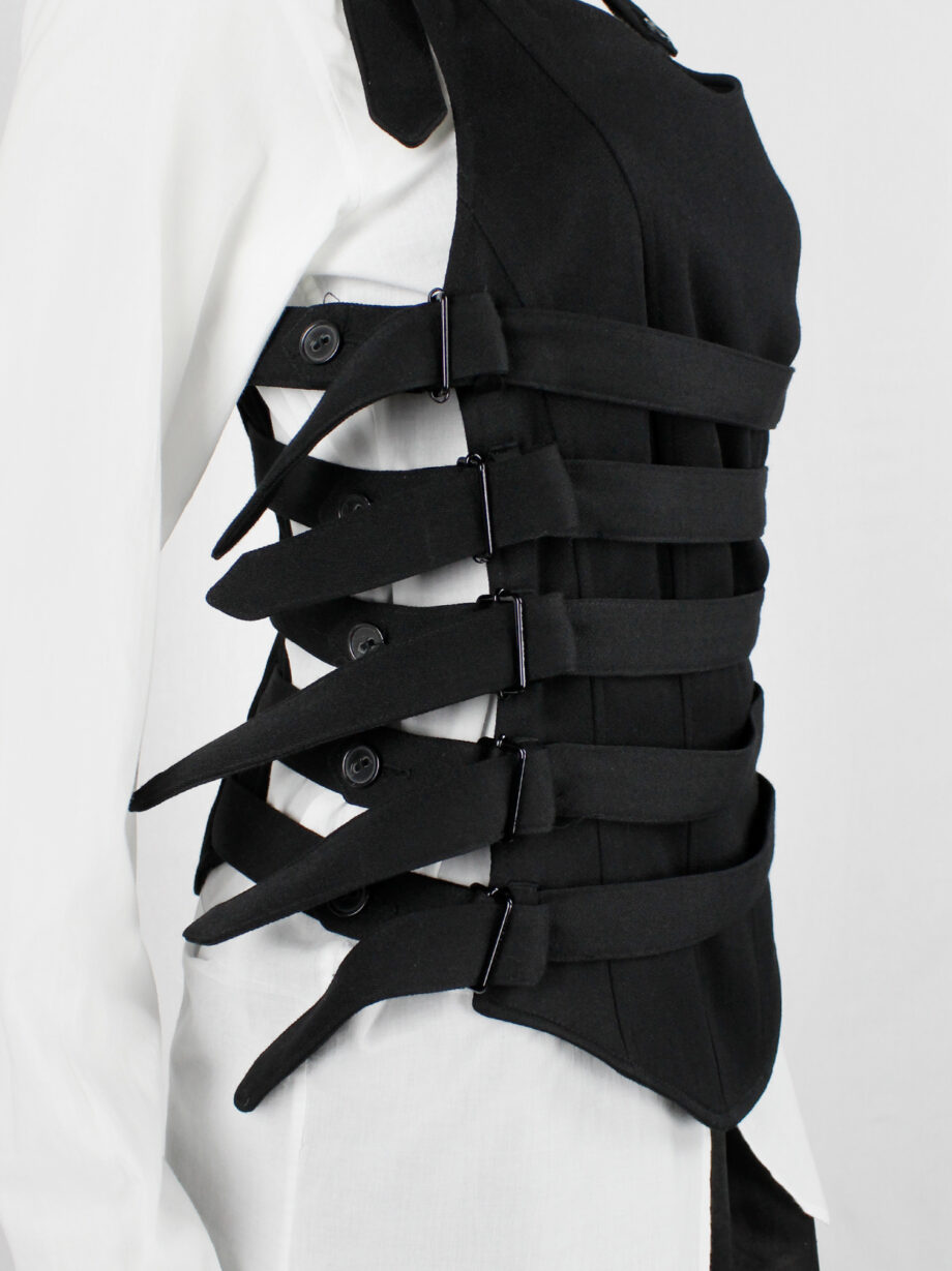 vintage af Vandevorst black tactical vest with open sides and five belt straps around the body fall 2007 (9)