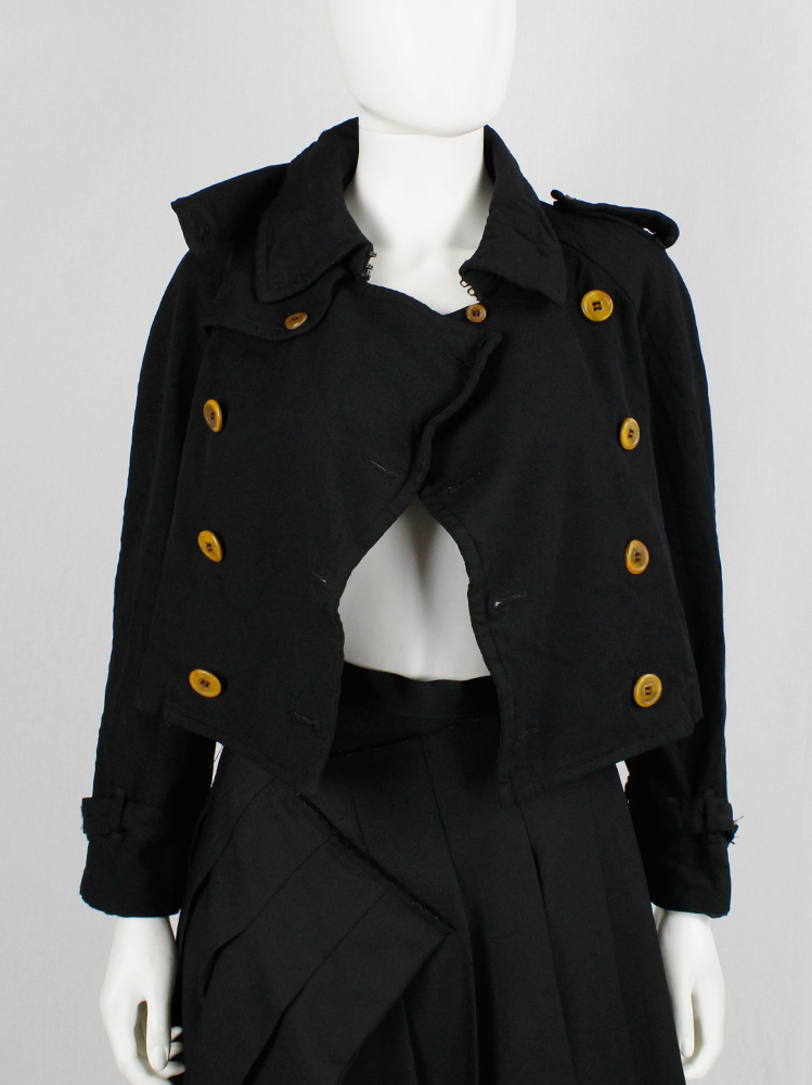 vintage Comme des Garçons black short trenchcoat in wool with orange buttons fall 2011 (1)