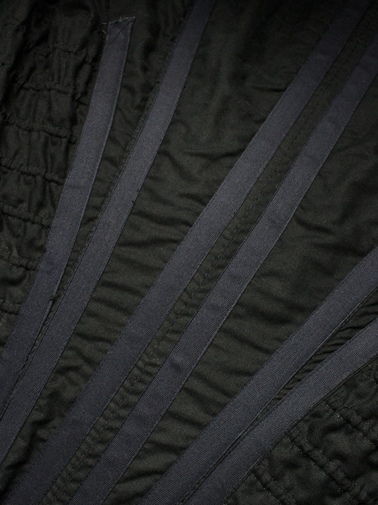 Veronique Branquinho grey blazer with corset lacing on the shoulders spring 2003 (9)