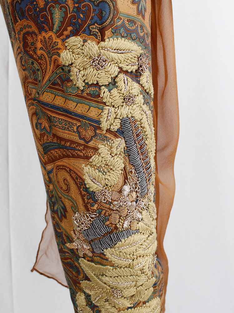 couture Vandevorst orange brocade trousers with gold and blue embroidery spring 2012 (17)