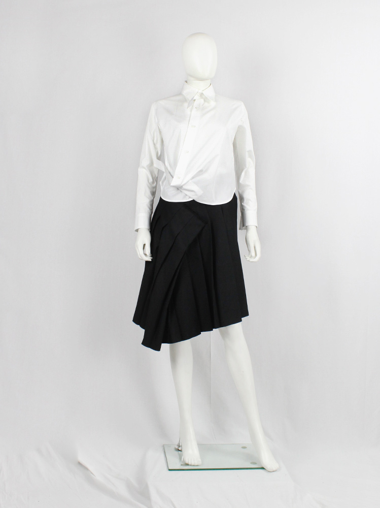 vintage Yohji Yamamoto white diagonal shirt with longer button strip and draped hem (10)