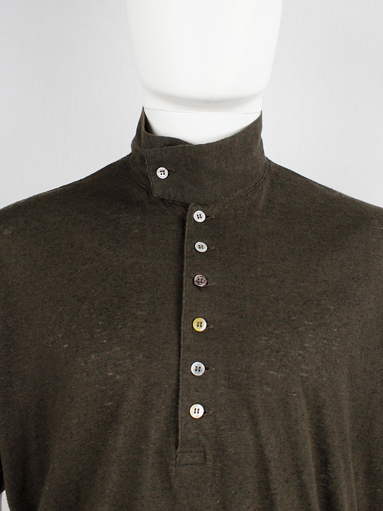 Ys for Men brown polo shirt with contrasting buttons and standing Mao collar 1980s (10)