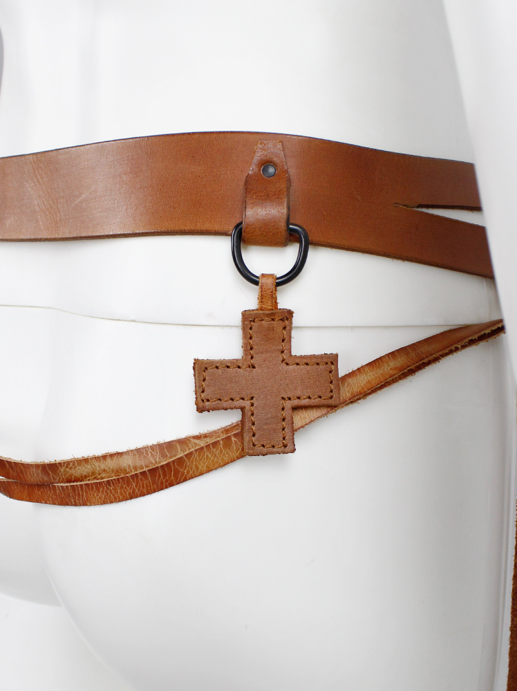 af Vandevorst brown horse riding belt with bronze hoops, straps and cross fall 2011 (16)