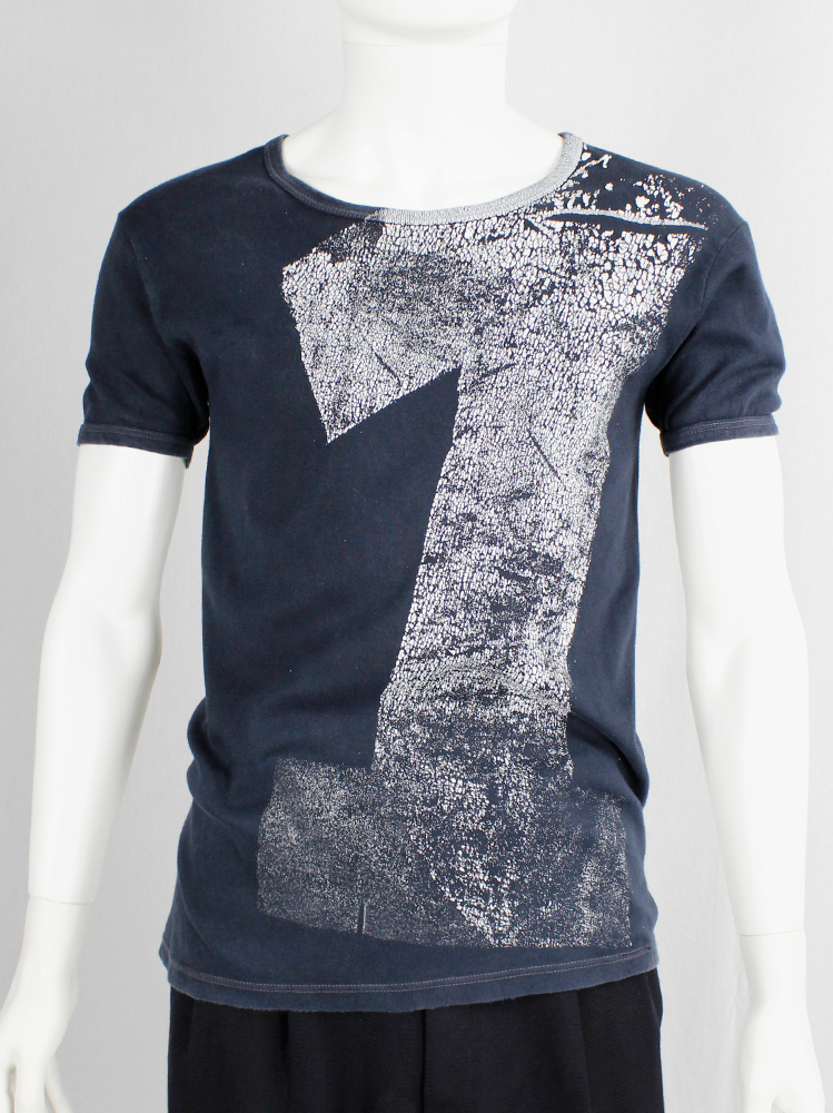 archive Maison Martin Margiela artisanal dark blue t-shirt with printed number 1 spring 2003 (1)
