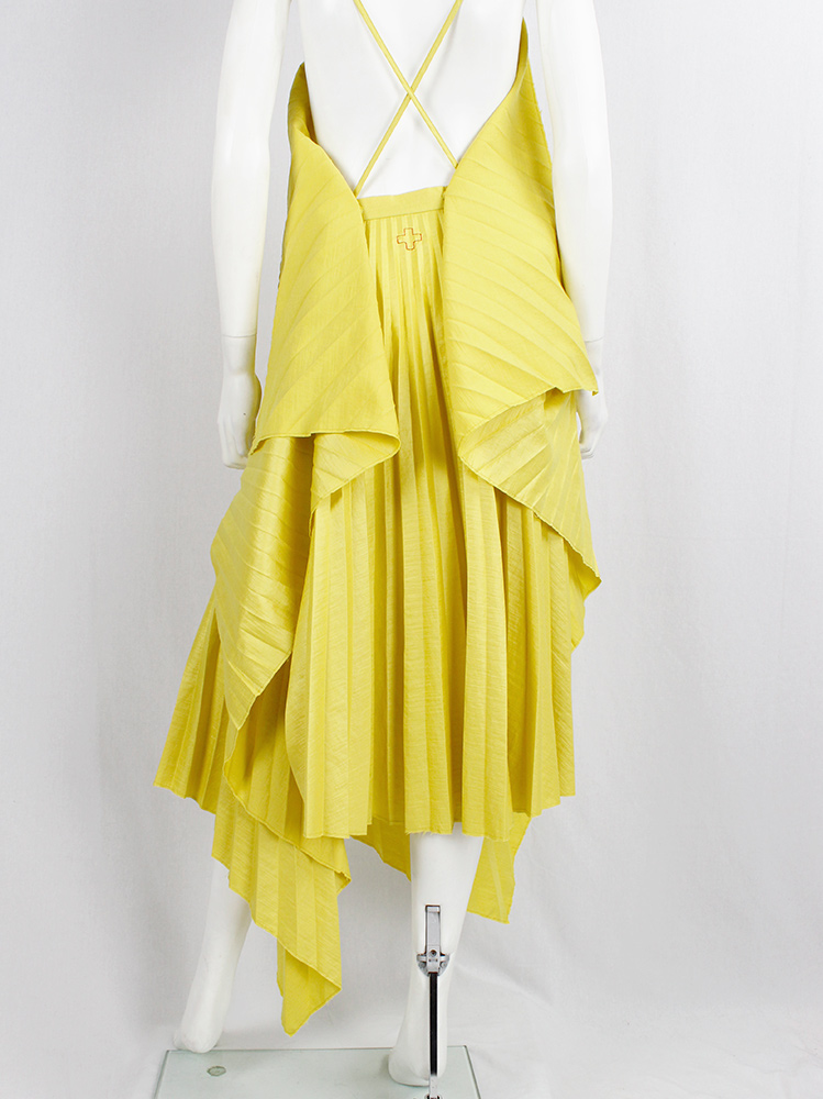 vintage A.F. Vandevorst bright yellow draped backless dress with accordeon pleats spring 2008 (11)