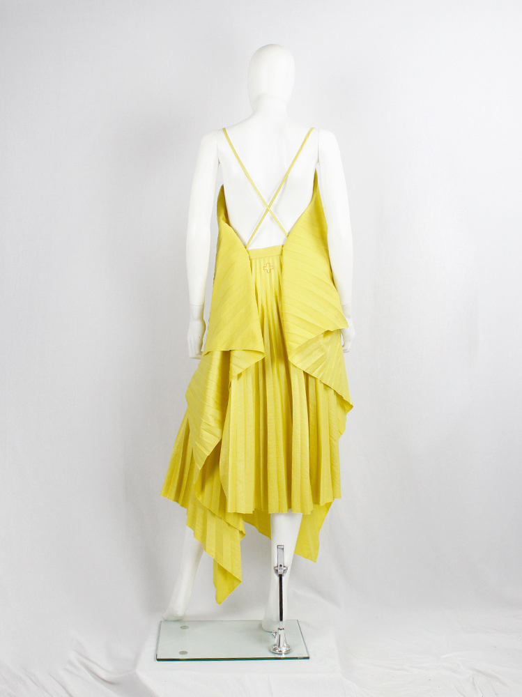 vintage A.F. Vandevorst bright yellow draped backless dress with accordeon pleats spring 2008 (9)