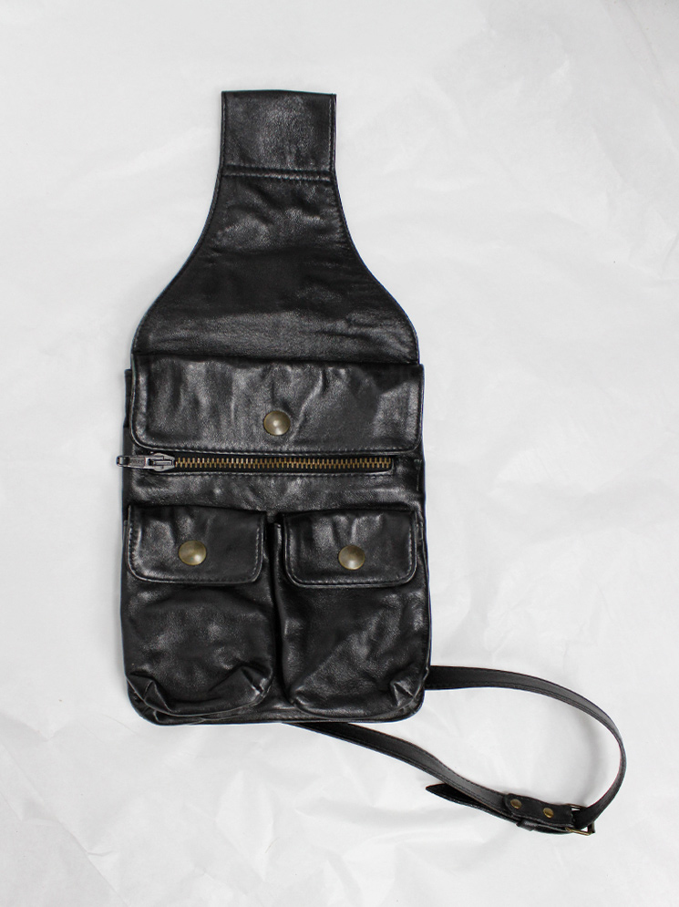 vintage af Vandevorst black leather tactical hunting pouch around the thigh with cargo pockets fall 2003 (6)