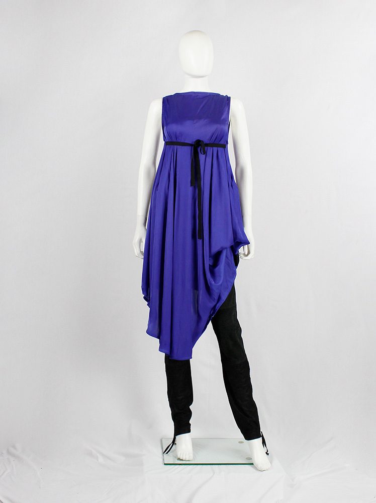 Ann Demeulemeester blue transformable draped dress with black inserts fall 2020 (19)