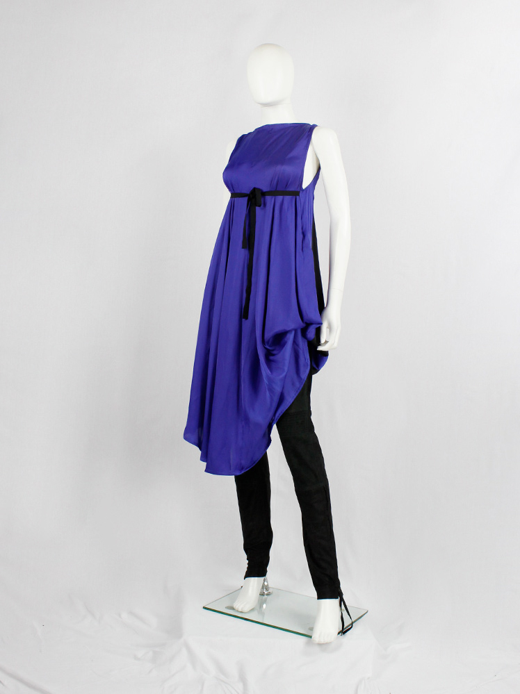 Ann Demeulemeester blue transformable draped dress with black inserts fall 2020 (20)