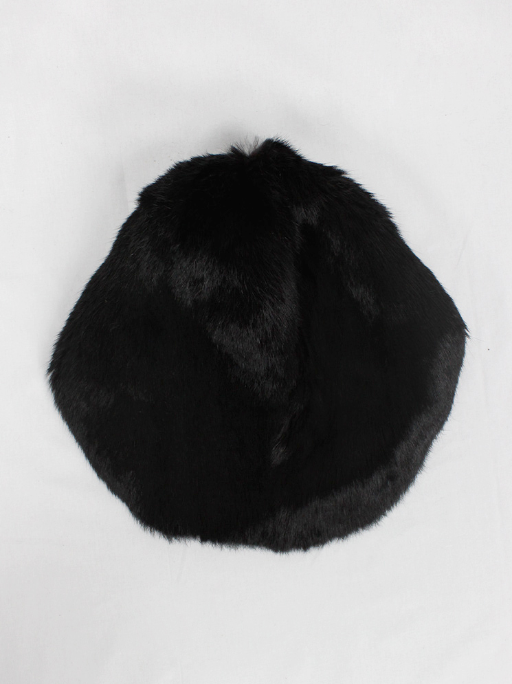 vintage Maison Martin Margiela x BLESS black fur wig made of recycled fur coats fall 1997 (6)