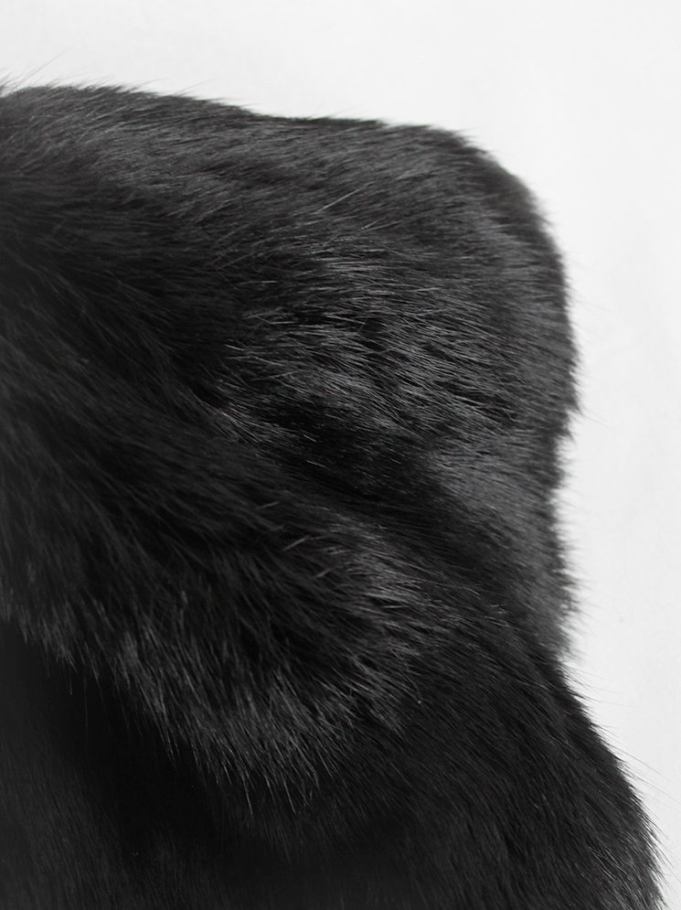 vintage Maison Martin Margiela x BLESS black fur wig made of recycled fur coats fall 1997 (8)