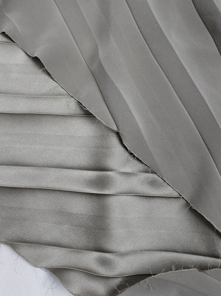 archive Maison Martin Margiela grey shift dress with diagonal pleats and frayed edges fall 1993 (14)