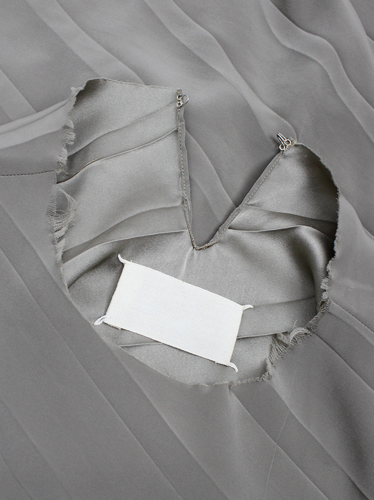 archive Maison Martin Margiela grey shift dress with diagonal pleats and frayed edges fall 1993 (15)