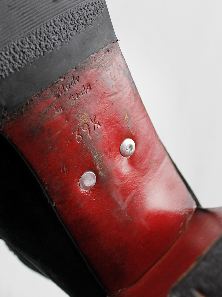 vintage Ann Demeulemeester black suede ankle boots with red inner banana heel fall 1996 (6)