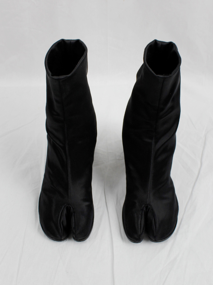 vintage Maison Martin Margiela black classic satin tabi boots with cylinder heel 1990s 90s (2)