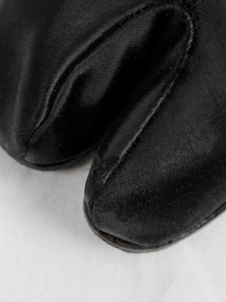 vintage Maison Martin Margiela black classic satin tabi boots with cylinder heel 1990s 90s (9)