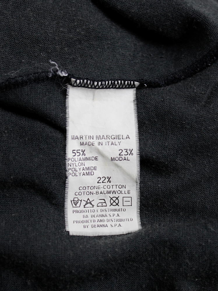 Maison Martin Margiela grey inside out jumper with circular back cleavage spring 2002 (11)