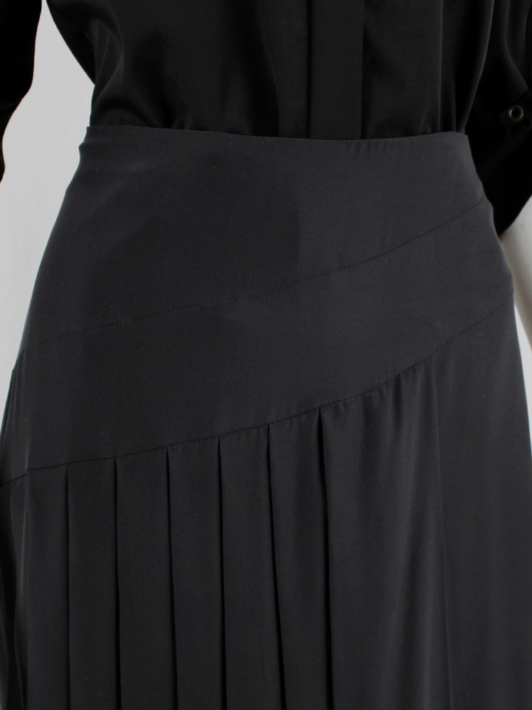 vintage A.F. Vandevorst black silk midi-skirt with longer pleated panel and frayed edges (3)