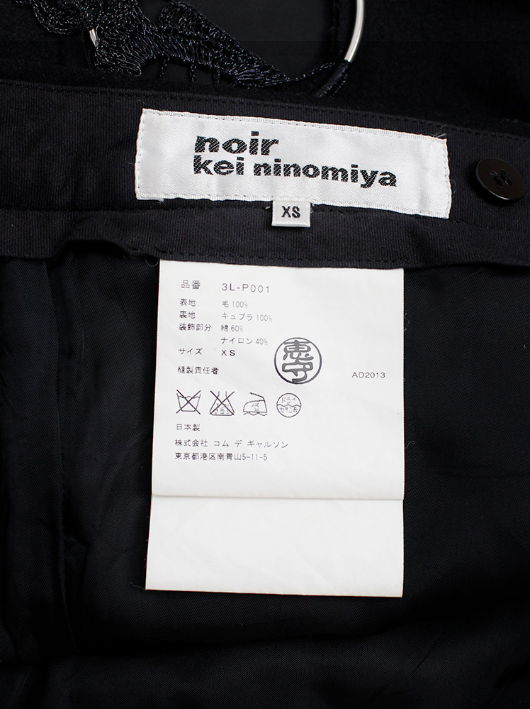 vintage Noir Kei Ninomiya dark blue shorts with silver circle covered with ‘crow’s nest’ knit — fall 2013 (13)