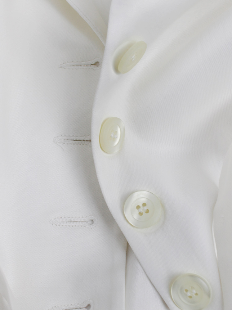 vintage Ingrid Van De Wiele white long body hugging blazer with 8 front buttons and tie 1990s (13)