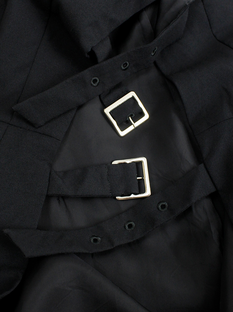 vintage Noir Kei Ninomiya black dress with open side gathered by two belts fall 2016 (14)