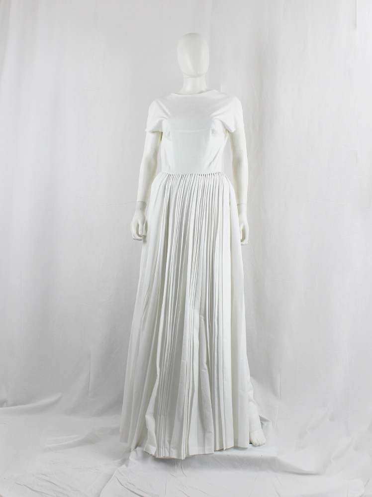 vintage A.F. Vandevorst white maxi dress with pleated front skirt on padding and open back fall 2015 (10)