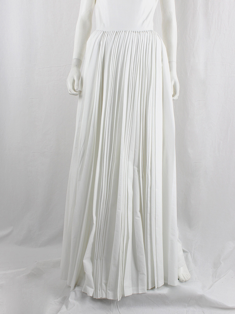 vintage A.F. Vandevorst white maxi dress with pleated front skirt on padding and open back fall 2015 (13)