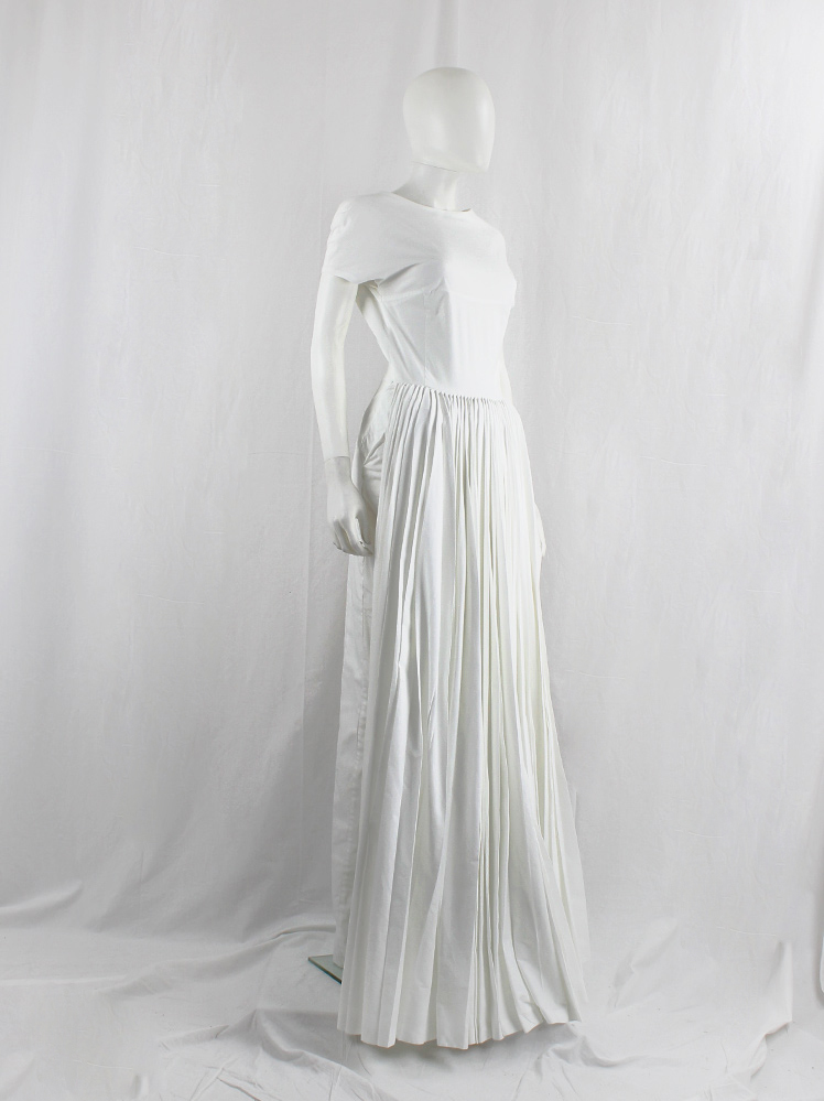 vintage A.F. Vandevorst white maxi dress with pleated front skirt on padding and open back fall 2015 (14)