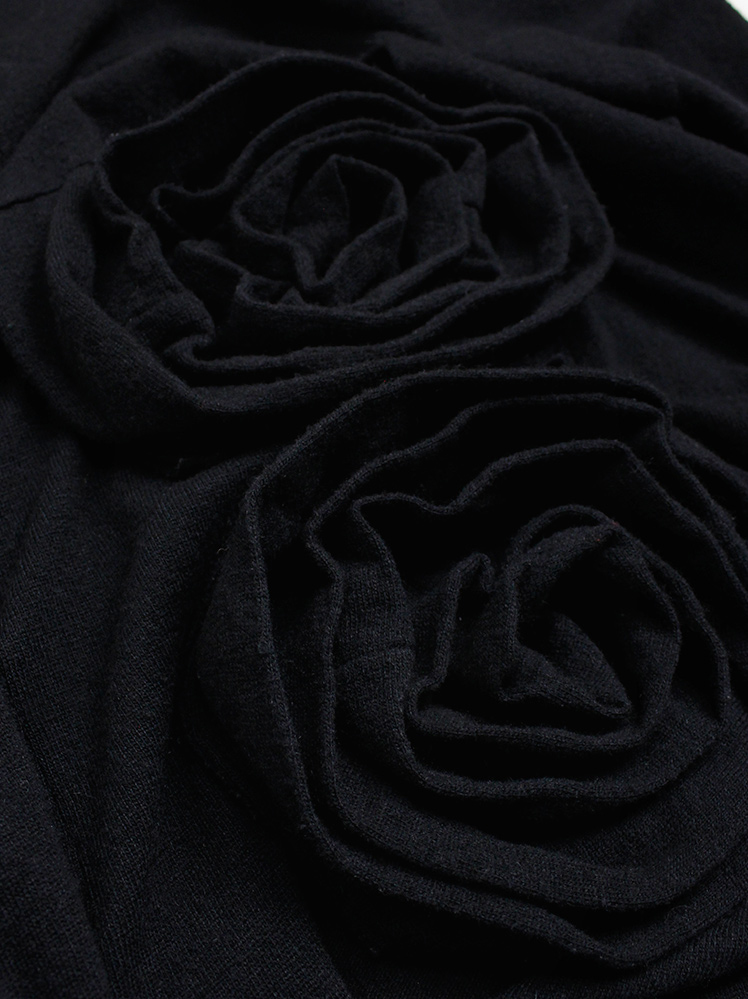 vintage Comme des Garçons black jumper with two large three-dimensional roses fall 2013 (11)