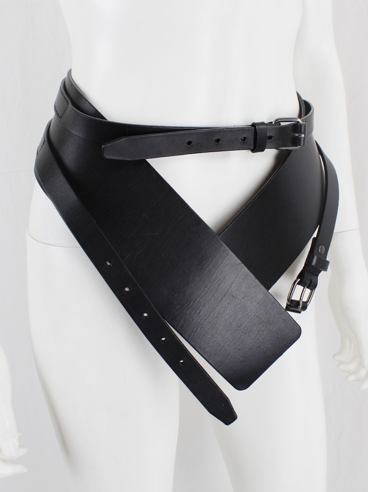 vintage af Vandevorst black double leather belts layered over a v-shaped wider belt fall 2016 (6)