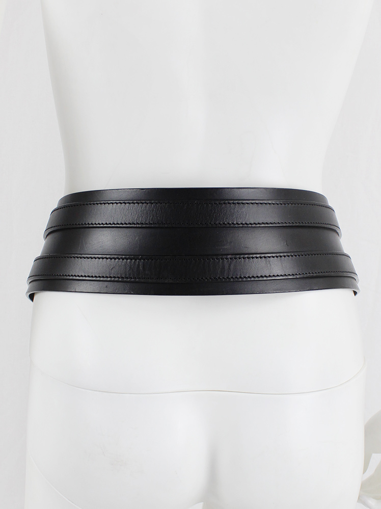vintage af Vandevorst black double leather belts layered over a v-shaped wider belt fall 2016 (8)