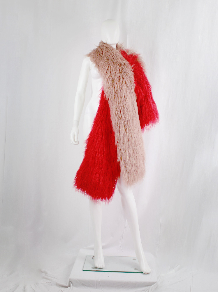 vintage Dries Van Noten salmon and red oversized shaggy faux fur scarf fall 2018 (12)