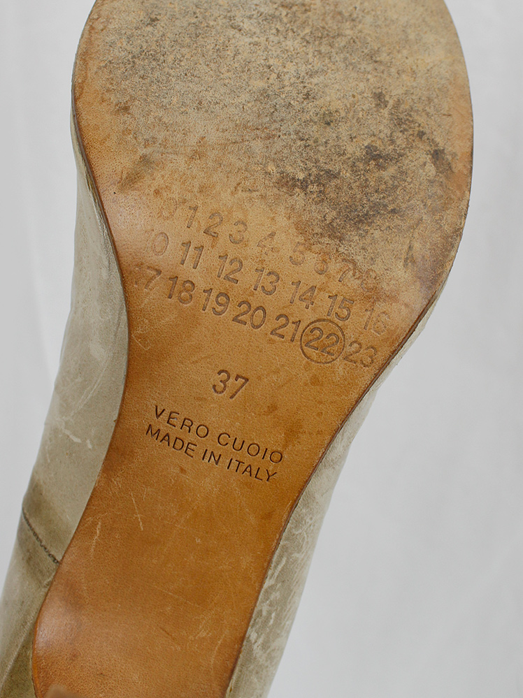 vintage Maison Martin Margiela beige wrinkled tabi pumps with stiletto heel spring 2007 (16)
